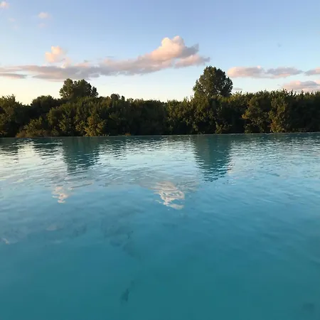 Schloss Mit Ueberlaufpool An Der Dordogne By Interhome *